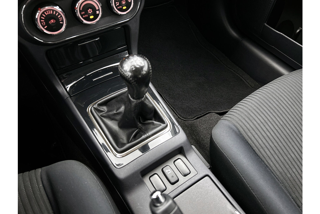 Mitsubishi Lancer Sportback 1.6 Limited Edition(NL-auto, Zeer goed OnderH, Parkeersensoren, Etc) 47367518-6.jpg | Autocentrum Brabant Breda