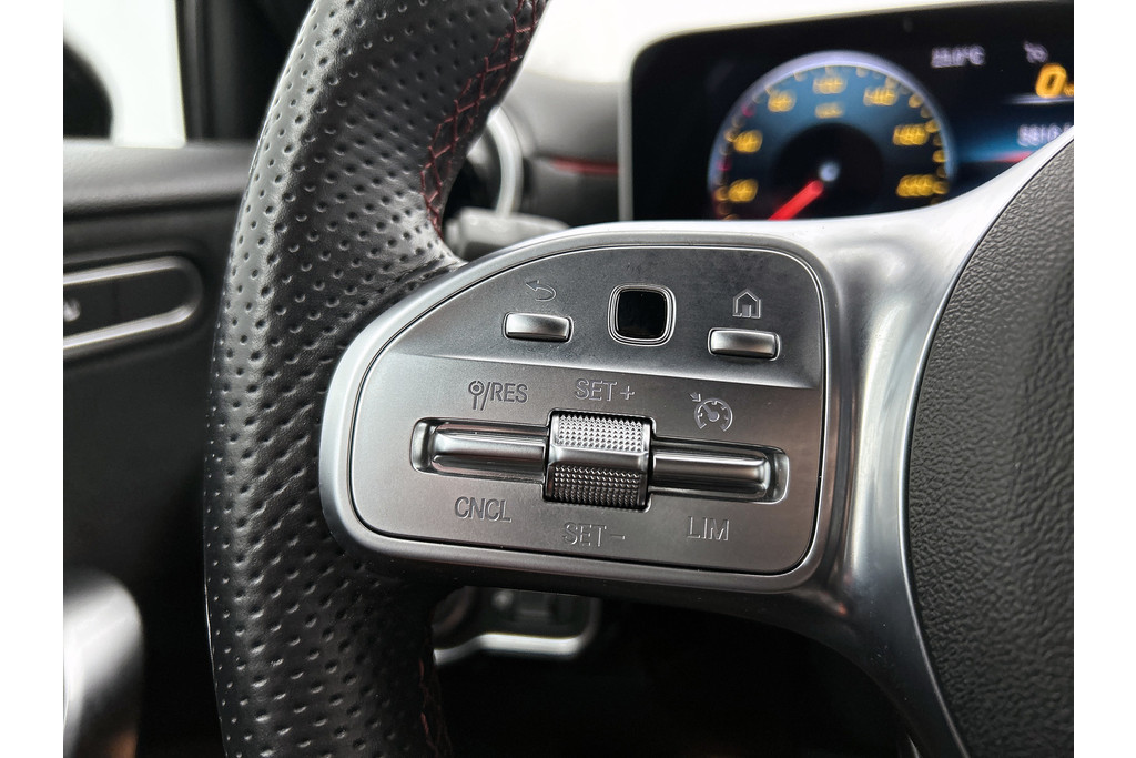 Mercedes-Benz A-Klasse 200 Business Solution AMG(NL-auto, Dealer onderhoud, Trekhaak, Navi, Camera, StoelV, Etc) 47401230-14.jpg | Autocentrum Brabant Breda