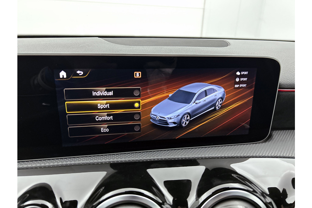 Mercedes-Benz A-Klasse 200 Business Solution AMG(NL-auto, Dealer onderhoud, Trekhaak, Navi, Camera, StoelV, Etc) 47401230-15.jpg | Autocentrum Brabant Breda