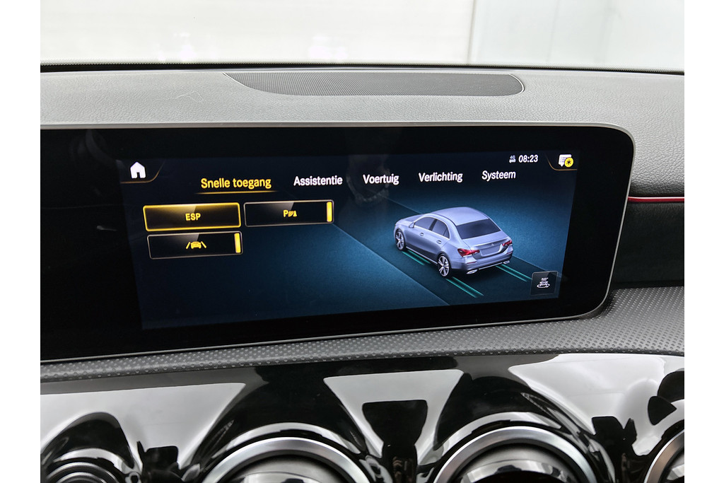 Mercedes-Benz A-Klasse 200 Business Solution AMG(NL-auto, Dealer onderhoud, Trekhaak, Navi, Camera, StoelV, Etc) 47401230-19.jpg | Autocentrum Brabant Breda