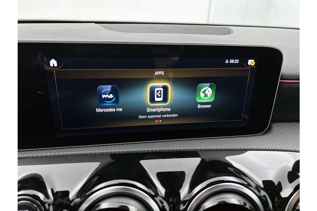 Mercedes-Benz A-Klasse 200 Business Solution AMG(NL-auto, Dealer onderhoud, Trekhaak, Navi, Camera, StoelV, Etc) 47401230-20.jpg | Autocentrum Brabant Breda