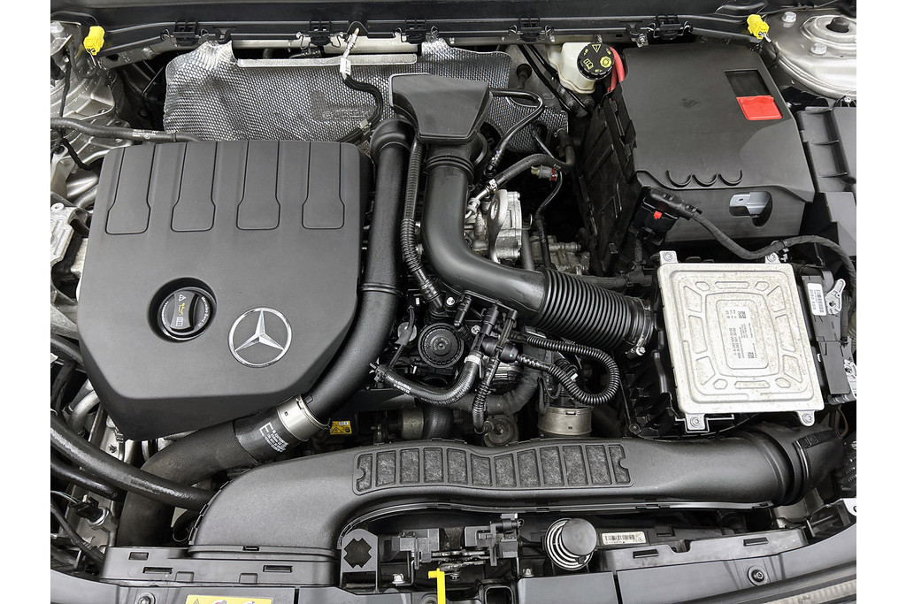 Mercedes-Benz A-Klasse 200 Business Solution AMG(NL-auto, Dealer onderhoud, Trekhaak, Navi, Camera, StoelV, Etc) 47401230-35.jpg | Autocentrum Brabant Breda