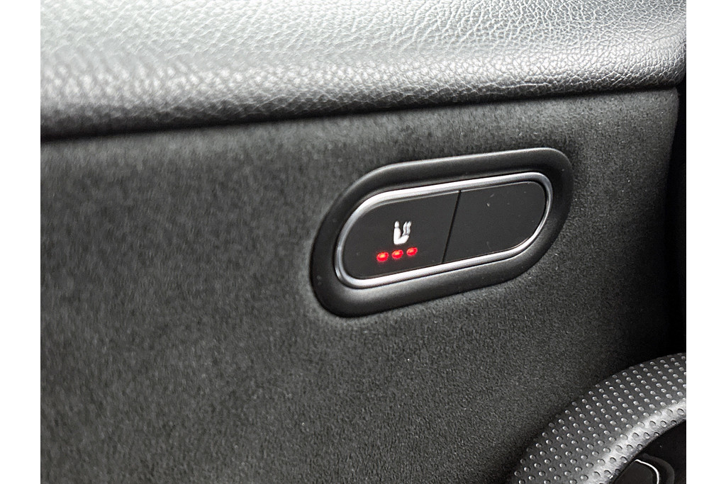 Mercedes-Benz A-Klasse 200 Business Solution AMG(NL-auto, Dealer onderhoud, Trekhaak, Navi, Camera, StoelV, Etc) 47401230-6.jpg | Autocentrum Brabant Breda