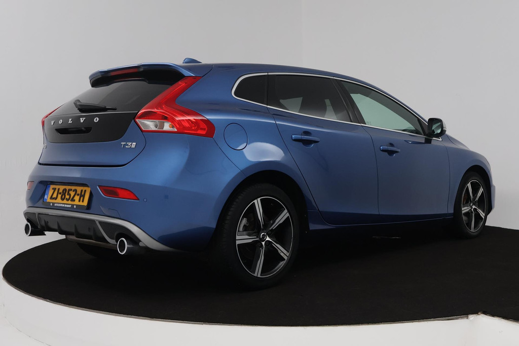 Volvo V40 1.5 T3 Polar+ Sport (STOELVERWARING, ACHTERUITRIJCAMERA, CRUISE CONTROL, PARKEERSENSOREN, NAVIGATIE, NL-AUTO) 47432719-10.jpg | Autocentrum Brabant Breda