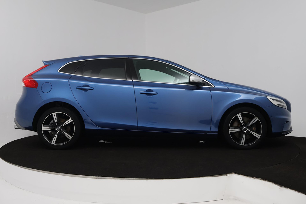 Volvo V40 1.5 T3 Polar+ Sport (STOELVERWARING, ACHTERUITRIJCAMERA, CRUISE CONTROL, PARKEERSENSOREN, NAVIGATIE, NL-AUTO) 47432719-13.jpg | Autocentrum Brabant Breda