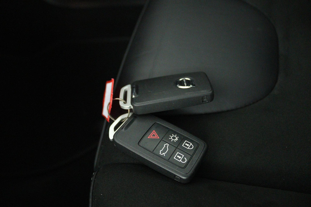 Volvo V40 1.5 T3 Polar+ Sport (STOELVERWARING, ACHTERUITRIJCAMERA, CRUISE CONTROL, PARKEERSENSOREN, NAVIGATIE, NL-AUTO) 47432719-17.jpg | Autocentrum Brabant Breda