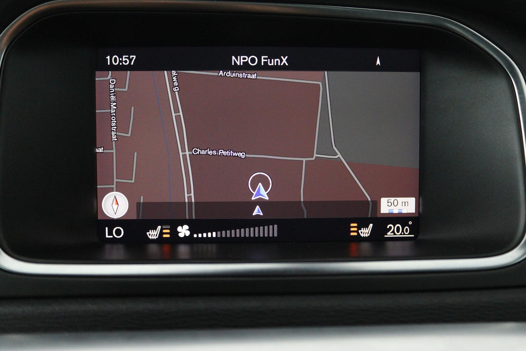 Volvo V40 1.5 T3 Polar+ Sport (STOELVERWARING, ACHTERUITRIJCAMERA, CRUISE CONTROL, PARKEERSENSOREN, NAVIGATIE, NL-AUTO) 47432719-21.jpg | Autocentrum Brabant Breda