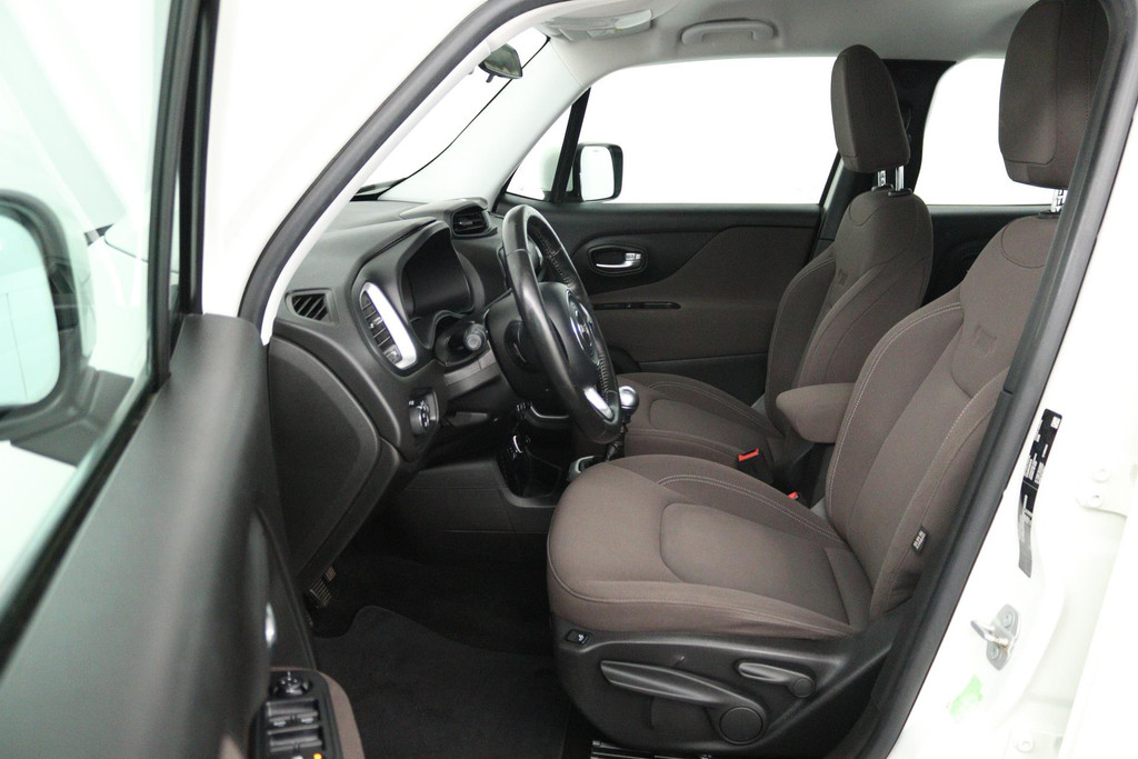 Jeep Renegade 1.4 MultiAir Night Eagle (PARKEERSENSOREN, BLUETOOTH, CRUISE CONTROL, NAVIGATIE) 47472418-22.jpg | Autocentrum Brabant Breda