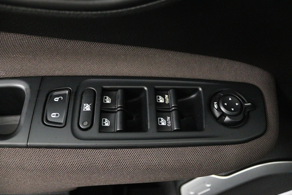 Jeep Renegade 1.4 MultiAir Night Eagle (PARKEERSENSOREN, BLUETOOTH, CRUISE CONTROL, NAVIGATIE) 47472418-5.jpg | Autocentrum Brabant Breda