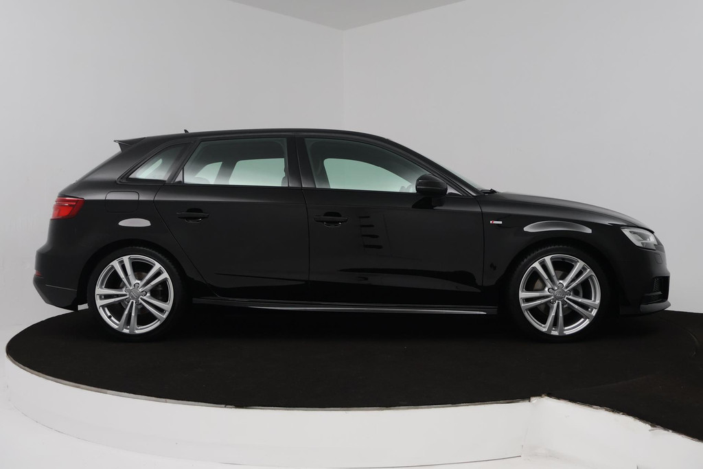 Audi A3 Sportback 35 TFSI CoD Advance Sport (STOELVERWARMING, DIGITALE COCKPIT, AUTOMAAT, NAVIGATIE, PARKEERSENSOREN) 47493561-13.jpg | Autocentrum Brabant Breda