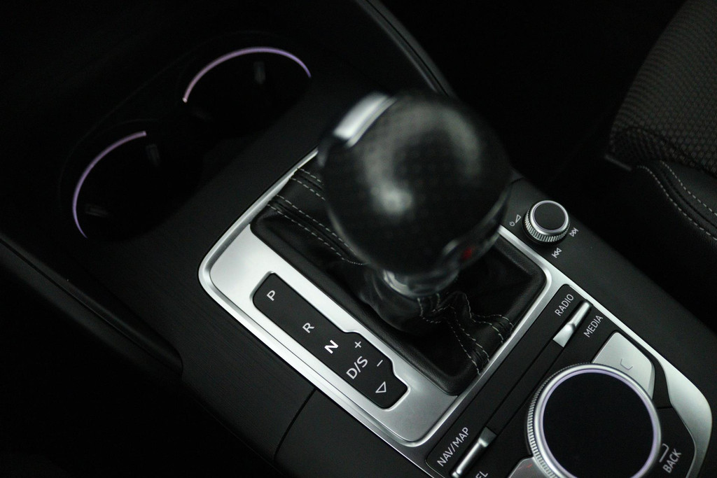 Audi A3 Sportback 35 TFSI CoD Advance Sport (STOELVERWARMING, DIGITALE COCKPIT, AUTOMAAT, NAVIGATIE, PARKEERSENSOREN) 47493561-18.jpg | Autocentrum Brabant Breda