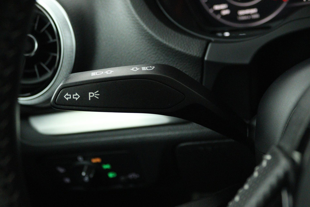 Audi A3 Sportback 35 TFSI CoD Advance Sport (STOELVERWARMING, DIGITALE COCKPIT, AUTOMAAT, NAVIGATIE, PARKEERSENSOREN) 47493561-8.jpg | Autocentrum Brabant Breda