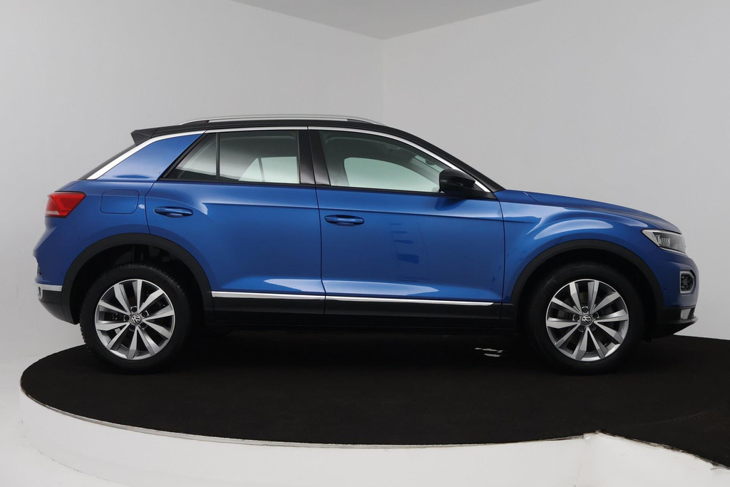 Volkswagen T-Roc 1.5 TSI Sport (NAVIGATIE, CLIMA, PARKEERSENSOREN, STOELVERWARMING, GOED ONDERHOUDEN) 47506576-12.jpg | Autocentrum Brabant Breda