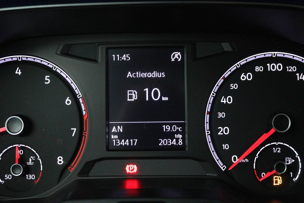 Volkswagen T-Roc 1.5 TSI Sport (NAVIGATIE, CLIMA, PARKEERSENSOREN, STOELVERWARMING, GOED ONDERHOUDEN) 47506576-13.jpg | Autocentrum Brabant Breda