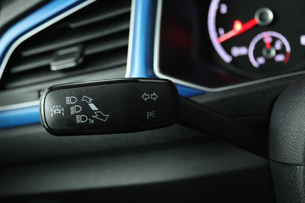 Volkswagen T-Roc 1.5 TSI Sport (NAVIGATIE, CLIMA, PARKEERSENSOREN, STOELVERWARMING, GOED ONDERHOUDEN) 47506576-14.jpg | Autocentrum Brabant Breda