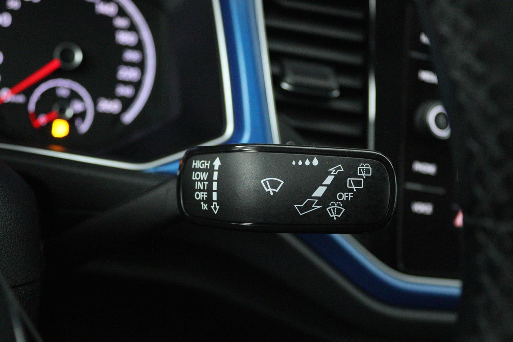 Volkswagen T-Roc 1.5 TSI Sport (NAVIGATIE, CLIMA, PARKEERSENSOREN, STOELVERWARMING, GOED ONDERHOUDEN) 47506576-15.jpg | Autocentrum Brabant Breda