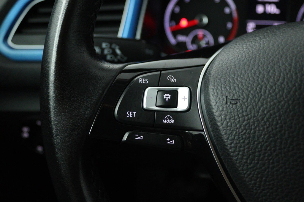 Volkswagen T-Roc 1.5 TSI Sport (NAVIGATIE, CLIMA, PARKEERSENSOREN, STOELVERWARMING, GOED ONDERHOUDEN) 47506576-16.jpg | Autocentrum Brabant Breda