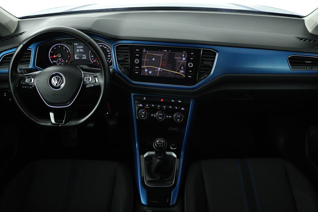 Volkswagen T-Roc 1.5 TSI Sport (NAVIGATIE, CLIMA, PARKEERSENSOREN, STOELVERWARMING, GOED ONDERHOUDEN) 47506576-2.jpg | Autocentrum Brabant Breda