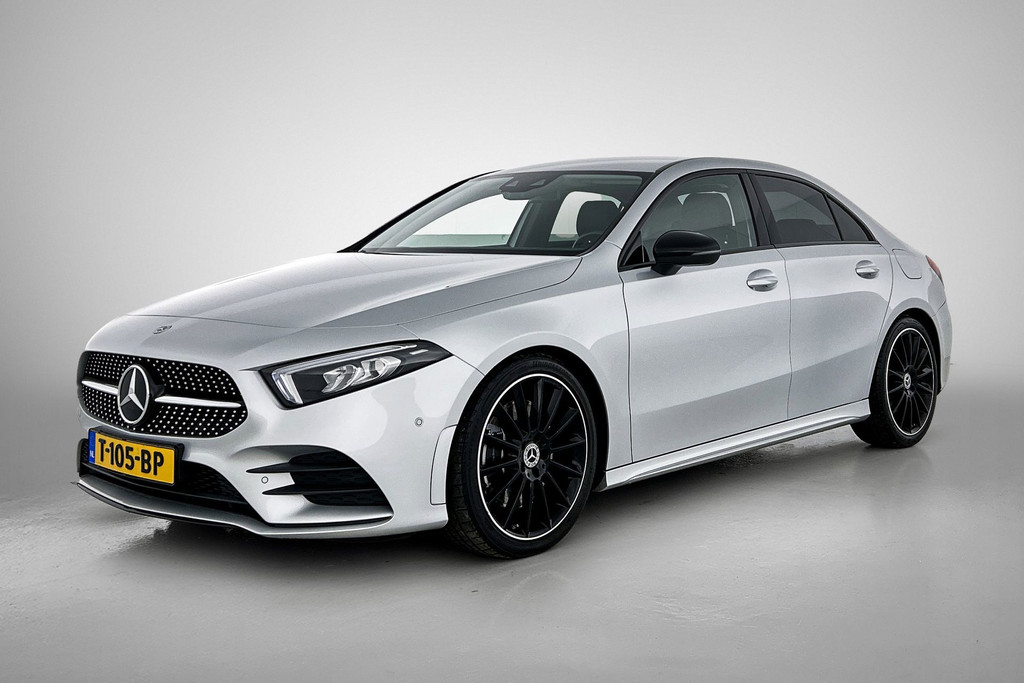Mercedes-Benz A-Klasse 250 Premium Plus AMG-Line (Dealer OnderH, SfeerVerlichting, Navi, Camera, StoelV, Cruise Con, Etc) 47512201-0.jpg | Autocentrum Brabant Breda