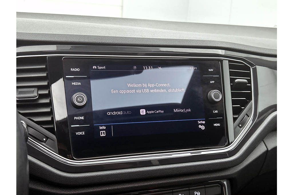 Volkswagen T-Roc 2.0 TSI 4Motion Sport (PANORAMADAK, AFNEEMBARE TREKHAAK, CAMERA, DIGITALE COCKPIT, DEALER ONDERHOUDEN) 47533987-16.jpg | Autocentrum Brabant Breda