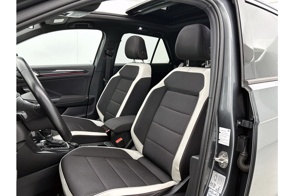 Volkswagen T-Roc 2.0 TSI 4Motion Sport (PANORAMADAK, AFNEEMBARE TREKHAAK, CAMERA, DIGITALE COCKPIT, DEALER ONDERHOUDEN) 47533987-21.jpg | Autocentrum Brabant Breda