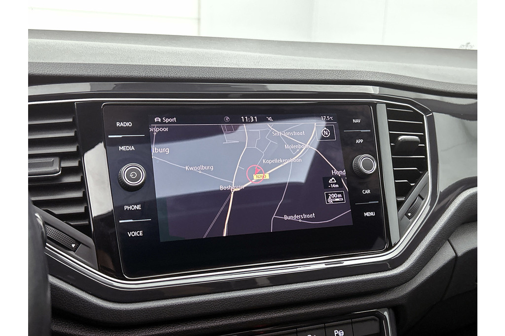 Volkswagen T-Roc 2.0 TSI 4Motion Sport (PANORAMADAK, AFNEEMBARE TREKHAAK, CAMERA, DIGITALE COCKPIT, DEALER ONDERHOUDEN) 47533987-8.jpg | Autocentrum Brabant Breda