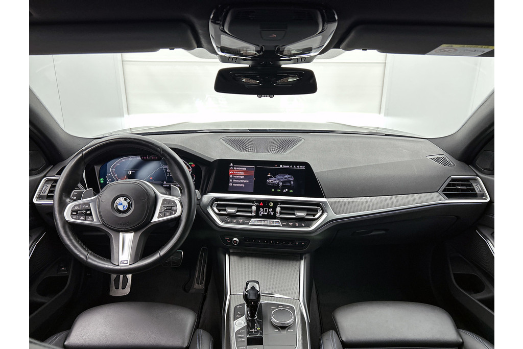 BMW 3 Serie Touring 330i M-SPORT Business Edition Plus(Dealer OnderH, Navi, Camera, Lane Assist, Active Cruise, PDC V+A Etc) 47539406-1.jpg | Autocentrum Brabant Breda