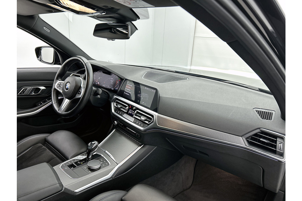 BMW 3 Serie Touring 330i M-SPORT Business Edition Plus(Dealer OnderH, Navi, Camera, Lane Assist, Active Cruise, PDC V+A Etc) 47539406-23.jpg | Autocentrum Brabant Breda