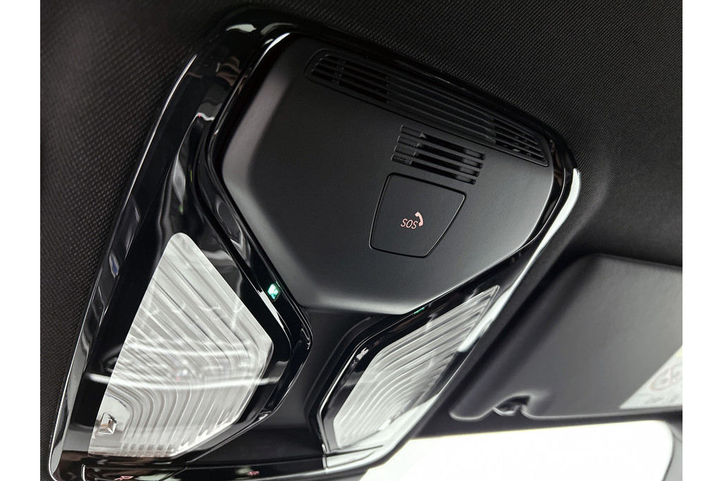 BMW 3 Serie Touring 330i M-SPORT Business Edition Plus(Dealer OnderH, Navi, Camera, Lane Assist, Active Cruise, PDC V+A Etc) 47539406-25.jpg | Autocentrum Brabant Breda