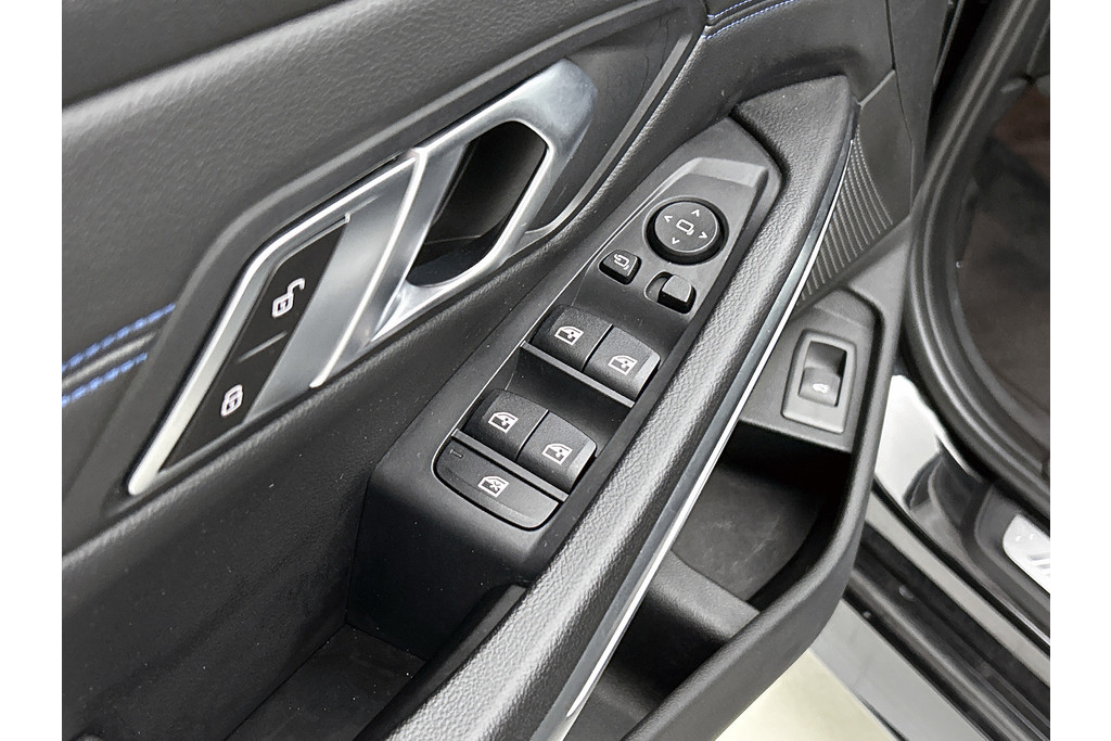 BMW 3 Serie Touring 330i M-SPORT Business Edition Plus(Dealer OnderH, Navi, Camera, Lane Assist, Active Cruise, PDC V+A Etc) 47539406-27.jpg | Autocentrum Brabant Breda