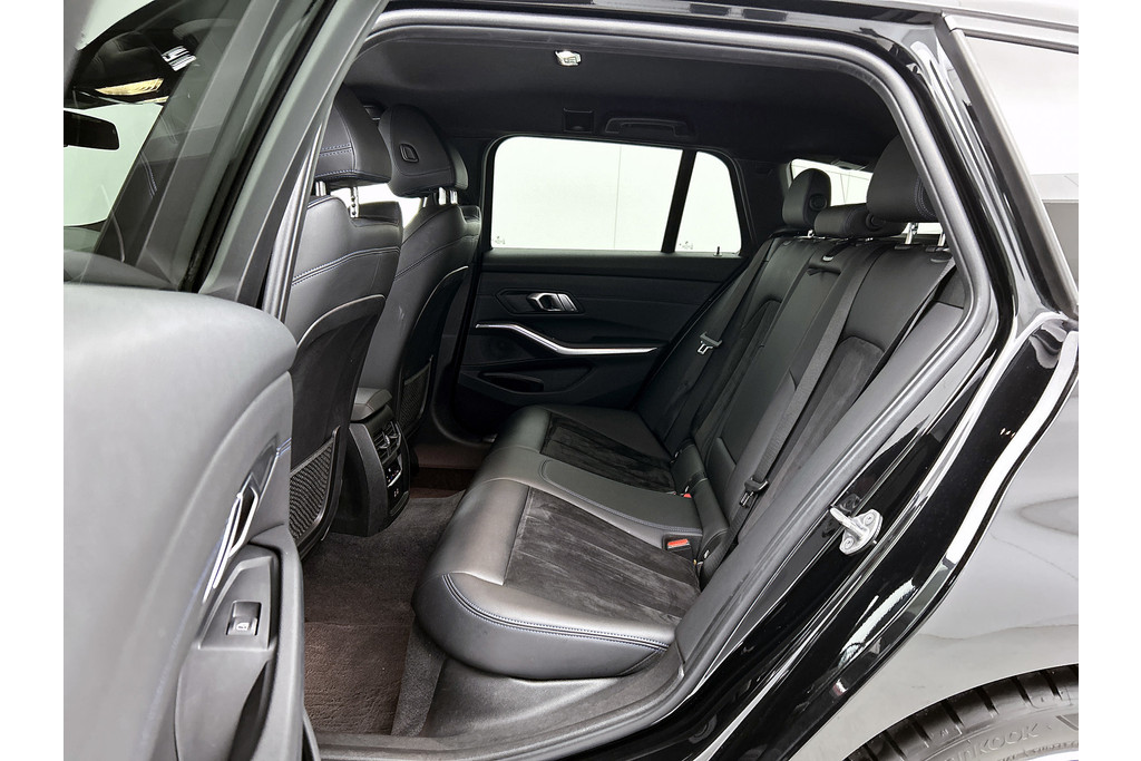 BMW 3 Serie Touring 330i M-SPORT Business Edition Plus(Dealer OnderH, Navi, Camera, Lane Assist, Active Cruise, PDC V+A Etc) 47539406-28.jpg | Autocentrum Brabant Breda