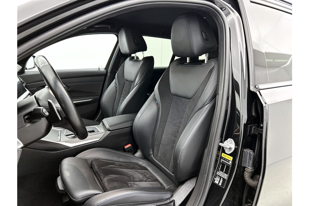 BMW 3 Serie Touring 330i M-SPORT Business Edition Plus(Dealer OnderH, Navi, Camera, Lane Assist, Active Cruise, PDC V+A Etc) 47539406-4.jpg | Autocentrum Brabant Breda