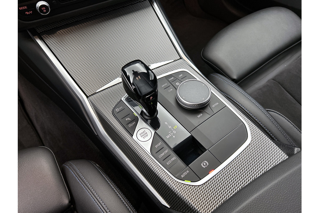 BMW 3 Serie Touring 330i M-SPORT Business Edition Plus(Dealer OnderH, Navi, Camera, Lane Assist, Active Cruise, PDC V+A Etc) 47539406-7.jpg | Autocentrum Brabant Breda