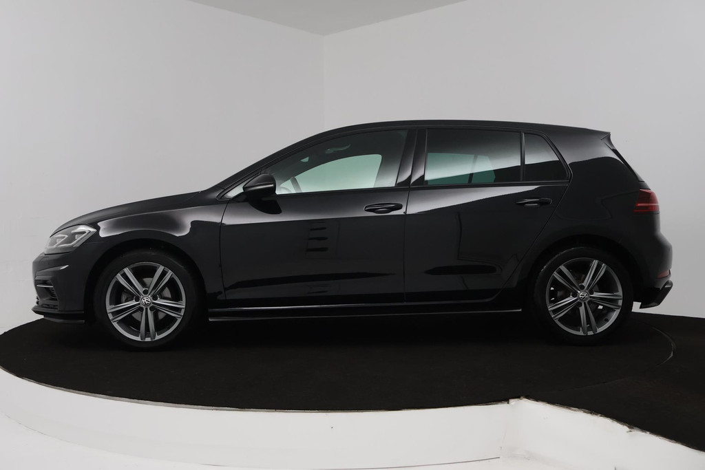 Volkswagen Golf 1.0 TSI Highline Business R (DIGITALE COCKPIT, STOELVERWARMING, PARKEERSENSOREN, CRUISE CONTROL ADAPTIEF) 47675069-1.jpg | Autocentrum Brabant Breda