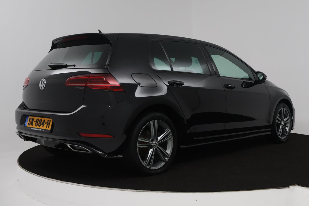 Volkswagen Golf 1.0 TSI Highline Business R (DIGITALE COCKPIT, STOELVERWARMING, PARKEERSENSOREN, CRUISE CONTROL ADAPTIEF) 47675069-11.jpg | Autocentrum Brabant Breda