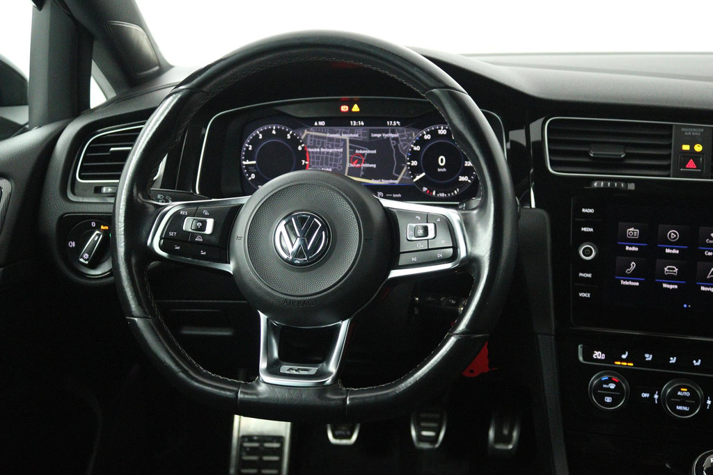 Volkswagen Golf 1.0 TSI Highline Business R (DIGITALE COCKPIT, STOELVERWARMING, PARKEERSENSOREN, CRUISE CONTROL ADAPTIEF) 47675069-2.jpg | Autocentrum Brabant Breda