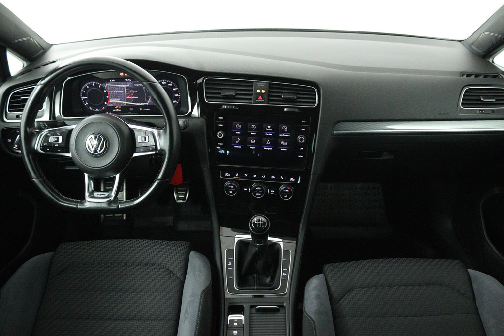 Volkswagen Golf 1.0 TSI Highline Business R (DIGITALE COCKPIT, STOELVERWARMING, PARKEERSENSOREN, CRUISE CONTROL ADAPTIEF) 47675069-3.jpg | Autocentrum Brabant Breda
