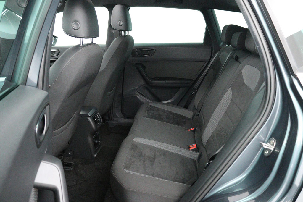 SEAT Ateca 1.5 TSI FR Business Intense (PANORAMADAK, DIGITALE COCKPIT, ACHTERUITRIJCAMERA, STOELVERWARMING, BEATS AUDIO) 47710577-9.jpg | Autocentrum Brabant Breda