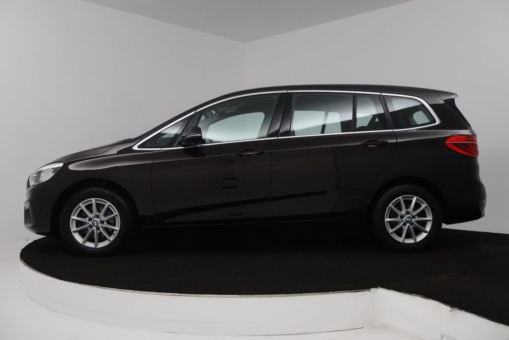 BMW 2 Serie Gran Tourer 216i Centennial Executive 7p. (TREKHAAK AFNEEMBAAR, CARPLAY, PDC, LED, CLIMA, 7 ZITTER, NL AUTO) 48527258-1.jpg | Autocentrum Brabant Breda