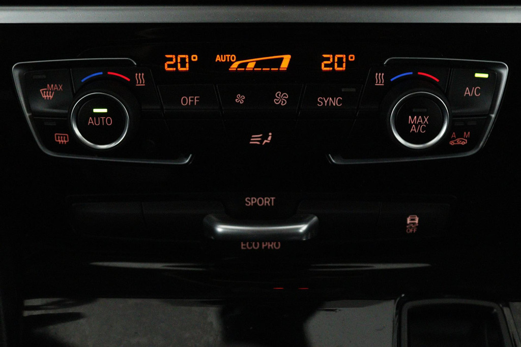 BMW 2 Serie Gran Tourer 216i Centennial Executive 7p. (TREKHAAK AFNEEMBAAR, CARPLAY, PDC, LED, CLIMA, 7 ZITTER, NL AUTO) 48527258-18.jpg | Autocentrum Brabant Breda
