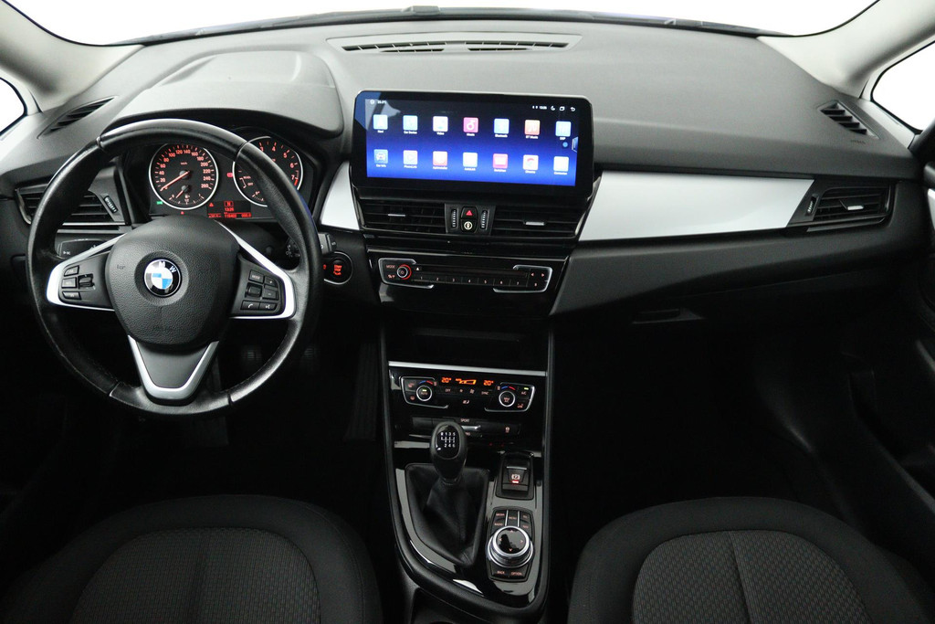 BMW 2 Serie Gran Tourer 216i Centennial Executive 7p. (TREKHAAK AFNEEMBAAR, CARPLAY, PDC, LED, CLIMA, 7 ZITTER, NL AUTO) 48527258-2.jpg | Autocentrum Brabant Breda