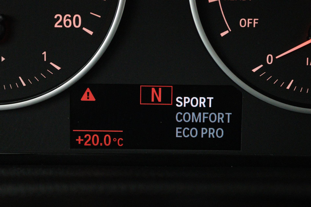 BMW 2 Serie Gran Tourer 216i Centennial Executive 7p. (TREKHAAK AFNEEMBAAR, CARPLAY, PDC, LED, CLIMA, 7 ZITTER, NL AUTO) 48527258-20.jpg | Autocentrum Brabant Breda