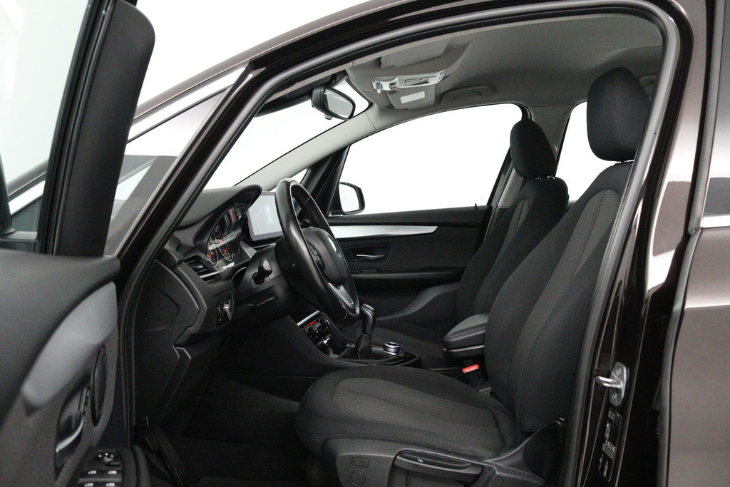 BMW 2 Serie Gran Tourer 216i Centennial Executive 7p. (TREKHAAK AFNEEMBAAR, CARPLAY, PDC, LED, CLIMA, 7 ZITTER, NL AUTO) 48527258-22.jpg | Autocentrum Brabant Breda