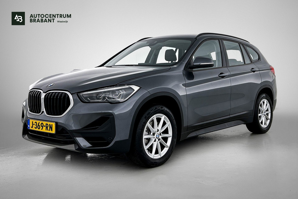 BMW X1 SDrive18i Executive Edition (GROOT-NAVIGATIE, CARPLAY, CAMERA, HEAD-UP, CLIMA, 1e EIGENAAR, GOED ONDERHOUDEN) 48567754-0.jpg | Autocentrum Brabant Breda