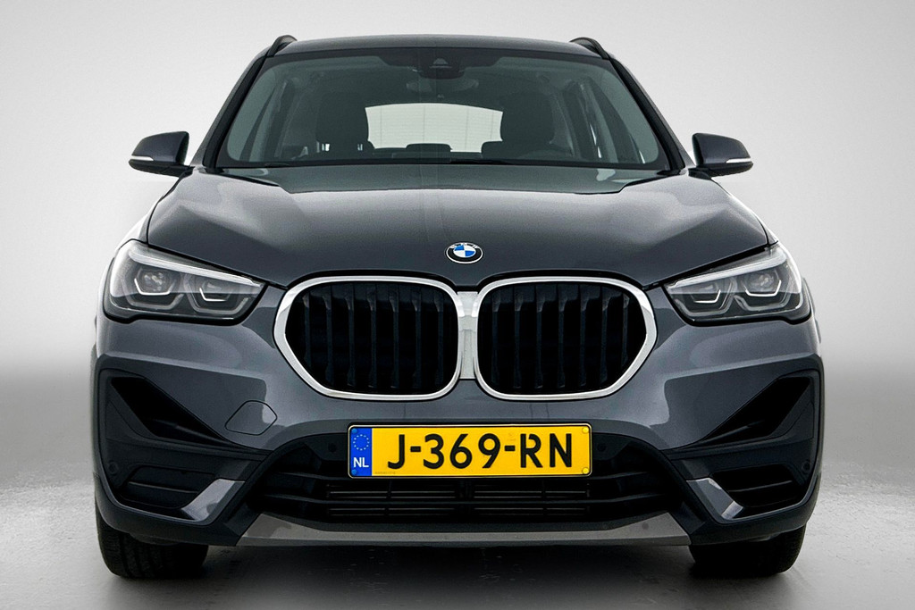 BMW X1 SDrive18i Executive Edition (GROOT-NAVIGATIE, CARPLAY, CAMERA, HEAD-UP, CLIMA, 1e EIGENAAR, GOED ONDERHOUDEN) 48567754-11.jpg | Autocentrum Brabant Breda