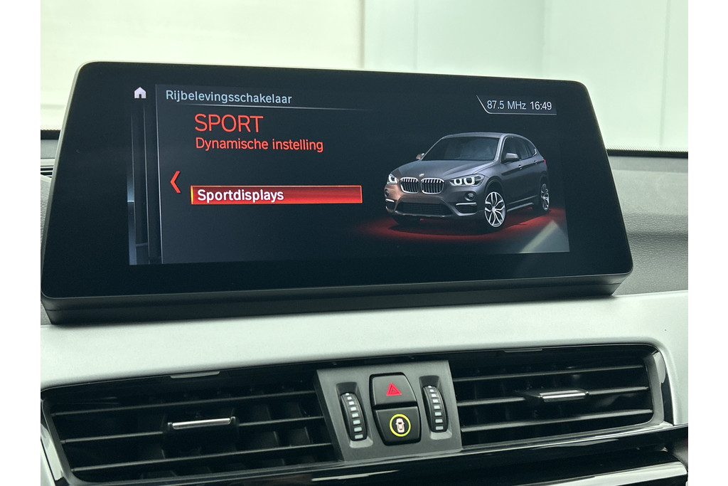 BMW X1 SDrive18i Executive Edition (GROOT-NAVIGATIE, CARPLAY, CAMERA, HEAD-UP, CLIMA, 1e EIGENAAR, GOED ONDERHOUDEN) 48567754-18.jpg | Autocentrum Brabant Breda