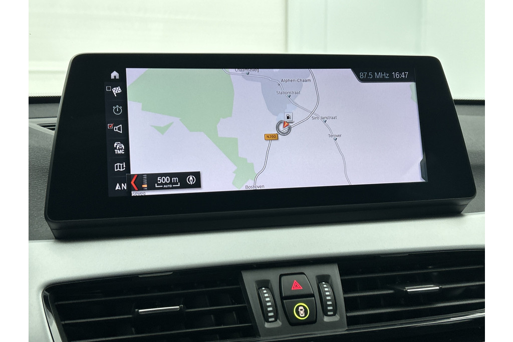 BMW X1 SDrive18i Executive Edition (GROOT-NAVIGATIE, CARPLAY, CAMERA, HEAD-UP, CLIMA, 1e EIGENAAR, GOED ONDERHOUDEN) 48567754-2.jpg | Autocentrum Brabant Breda