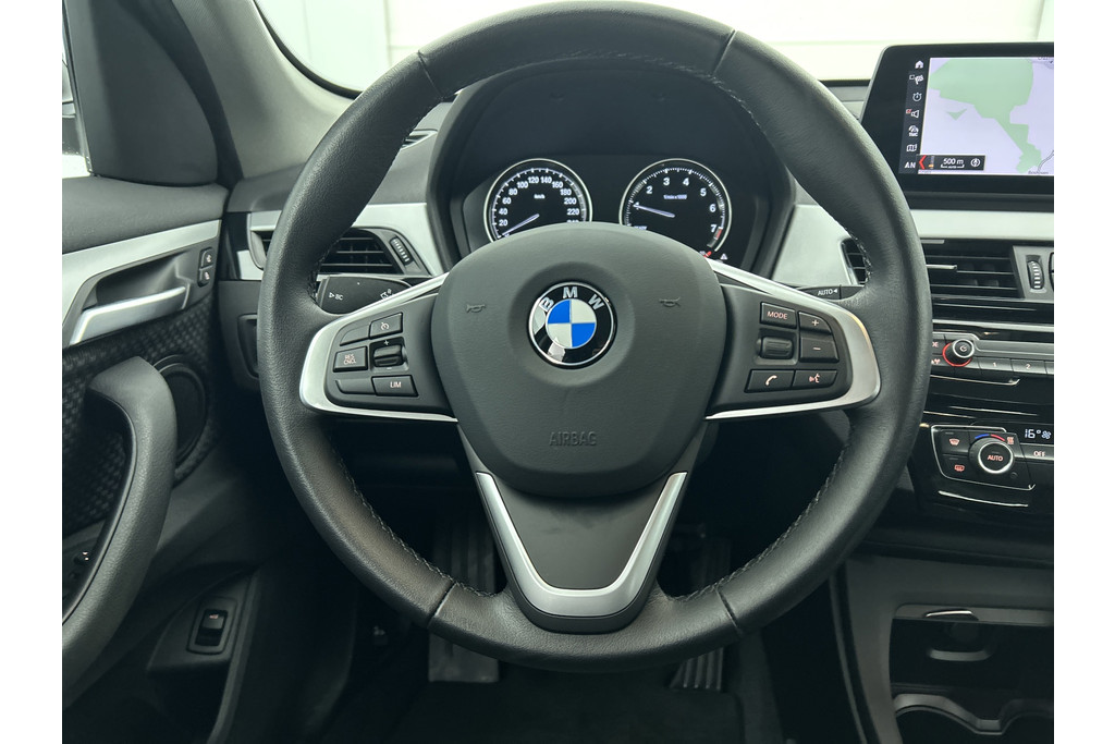 BMW X1 SDrive18i Executive Edition (GROOT-NAVIGATIE, CARPLAY, CAMERA, HEAD-UP, CLIMA, 1e EIGENAAR, GOED ONDERHOUDEN) 48567754-3.jpg | Autocentrum Brabant Breda