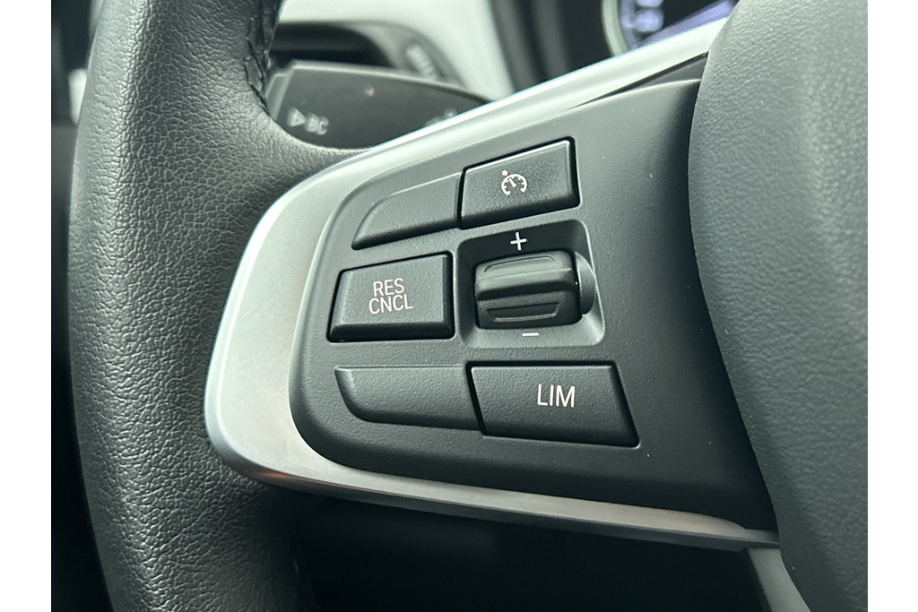 BMW X1 SDrive18i Executive Edition (GROOT-NAVIGATIE, CARPLAY, CAMERA, HEAD-UP, CLIMA, 1e EIGENAAR, GOED ONDERHOUDEN) 48567754-5.jpg | Autocentrum Brabant Breda