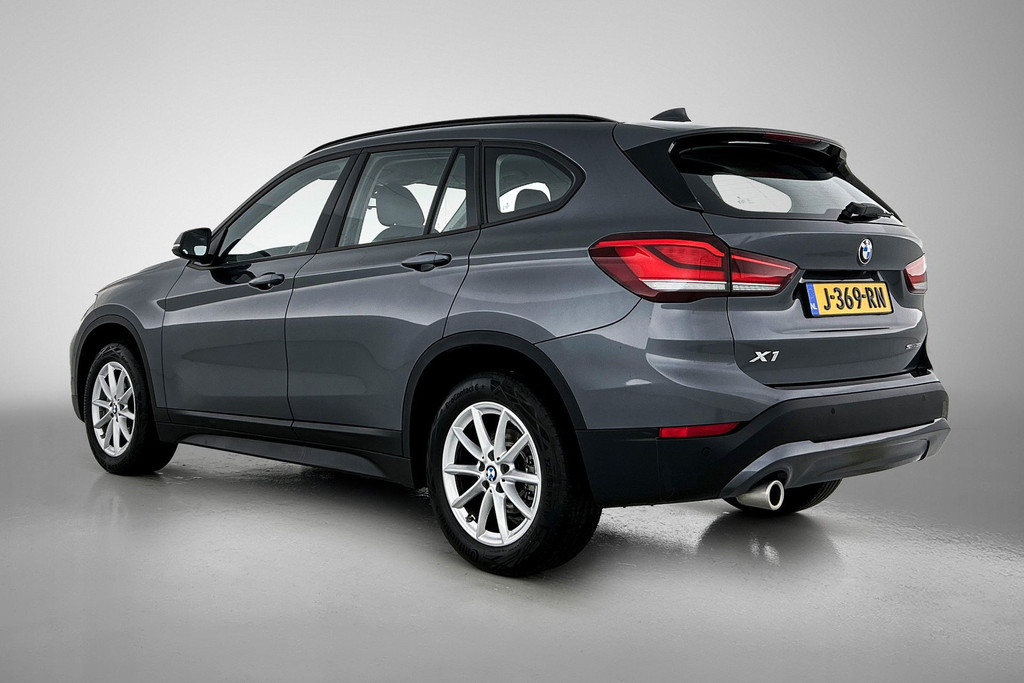 BMW X1 SDrive18i Executive Edition (GROOT-NAVIGATIE, CARPLAY, CAMERA, HEAD-UP, CLIMA, 1e EIGENAAR, GOED ONDERHOUDEN) 48567754-6.jpg | Autocentrum Brabant Breda